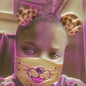 Meet your Posher, Dezzie